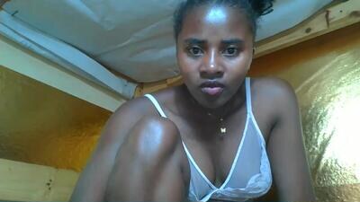 ellodi public webcam profile photo 4