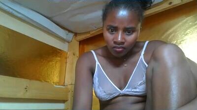 ellodi public webcam profile photo 6
