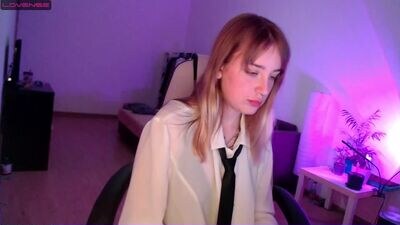 elly_rise public webcam profile photo 2