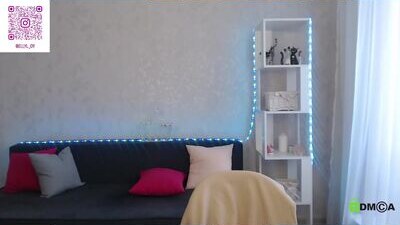 ellyloy public webcam profile photo 10