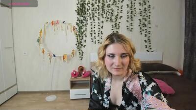 elsa_hot_here public webcam profile photo 4
