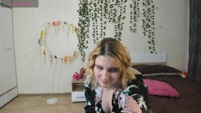 elsa_hot_here public webcam profile photo 5