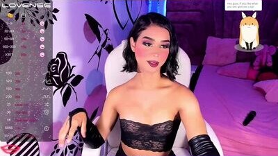 ely_doll public webcam profile photo 5