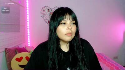 elymoon public webcam profile photo 2