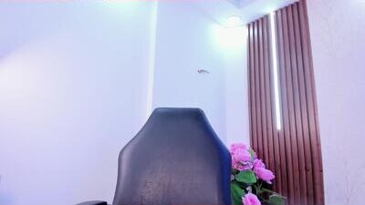 ema_bloom public webcam profile photo 6