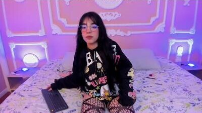 emalittle public webcam profile photo 10