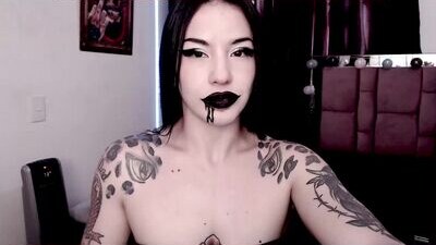 emearld_black public webcam profile photo 6