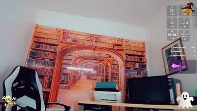 emeli_roushot public webcam profile photo 6