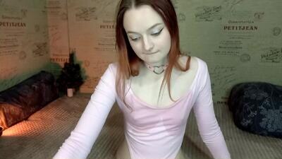 emi_less public webcam profile photo 4