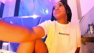emii_brown public webcam profile photo 2