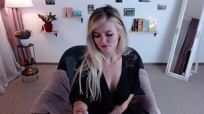 emilly_c public webcam profile photo 2