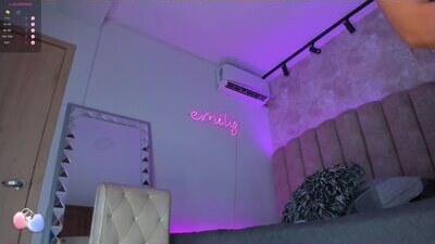 emily_____ public webcam profile photo 6