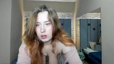emily_gin public webcam profile photo 3