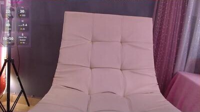 emily_toy777 public webcam profile photo 10