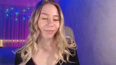 emilylove999 public webcam profile photo 2