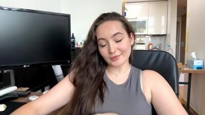emilyprise public webcam profile photo 2