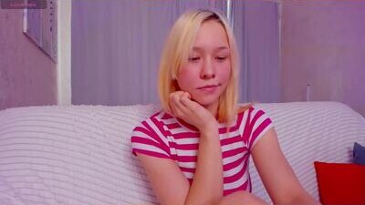 emilytrase public webcam profile photo 9