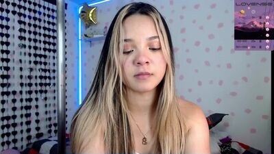 emma18xx_ public webcam profile photo 2