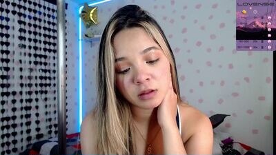 emma18xx_ public webcam profile photo 4