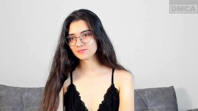 emma_cleves public webcam profile photo 2