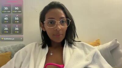 emma_yang public webcam profile photo 2