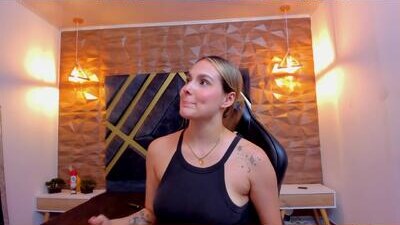 emmaa_white_ public webcam profile photo 9