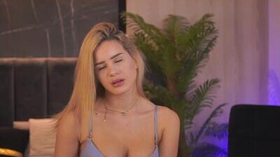 emmawilll public webcam profile photo 10