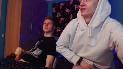 enkeer public webcam profile photo 4