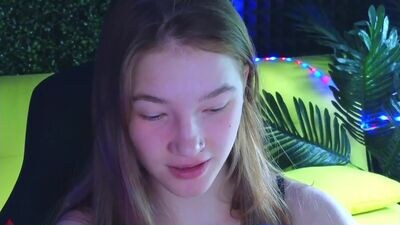 erikabrian public webcam profile photo 3