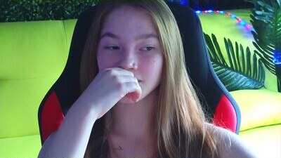 erikabrian public webcam profile photo 6