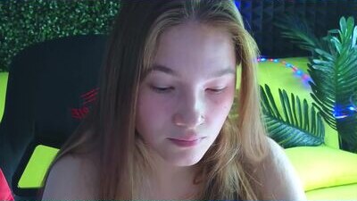 erikabrian public webcam profile photo 9