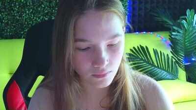 erikabrian public webcam profile photo 10