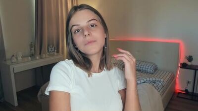 erline_may public webcam profile photo 2