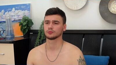 ernest_jones public webcam profile photo 9