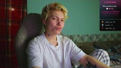 esajukyy public webcam profile photo 10