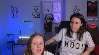 esma_shine public webcam profile photo 3