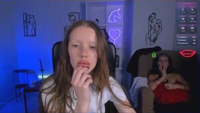 esma_shine public webcam profile photo 7