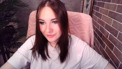 esme_luna public webcam profile photo 2