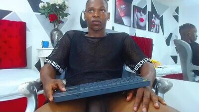 etahbrown public webcam profile photo 3