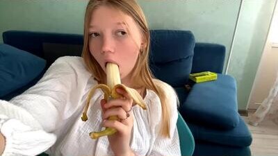 eugenakhouri public webcam profile photo 5