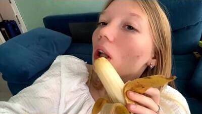 eugenakhouri public webcam profile photo 6