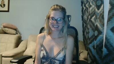 eva2323 public webcam profile photo 4