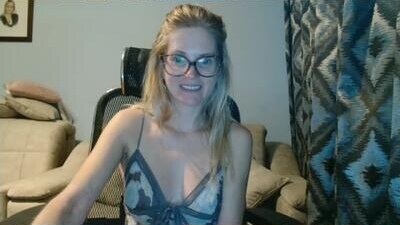 eva2323 public webcam profile photo 7