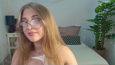 evacadooo public webcam profile photo 3