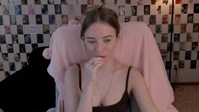 evalarkins public webcam profile photo 6