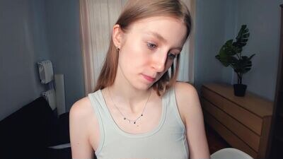 evamatthews public webcam profile photo 4