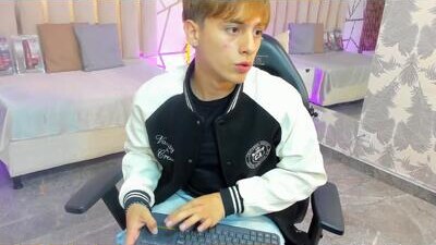 evan_tay public webcam profile photo 10