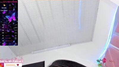 eveekendal_ public webcam profile photo 7