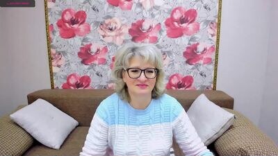 evelynblissful public webcam profile photo 4