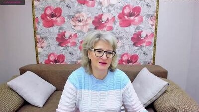 evelynblissful public webcam profile photo 5